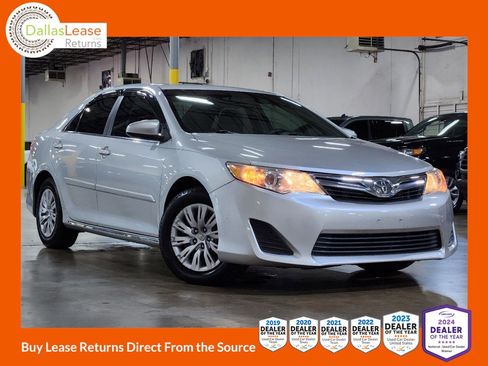 Used 2013 Toyota Camry LE FWD image 1