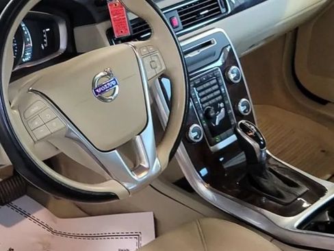 Used 2015 Volvo XC70 T6 AWD/4WD image 6