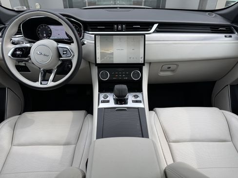 Certified 2024 Jaguar F-PACE R-Dynamic S AWD/4WD image 4