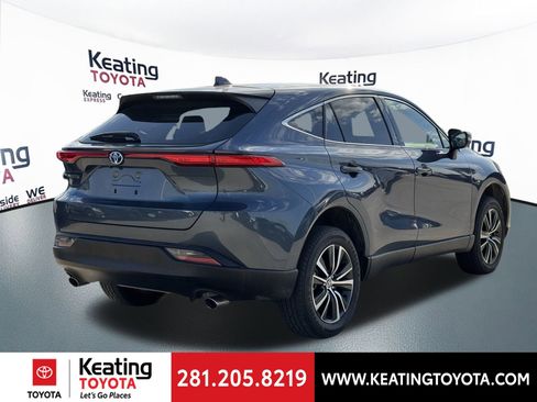 Used 2024 Toyota Venza LE image 3