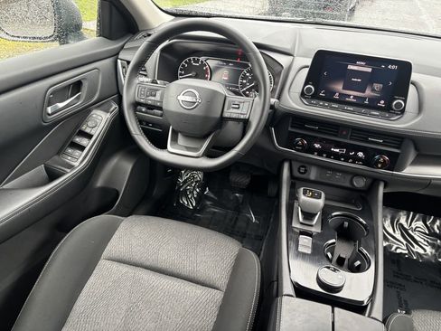 Used 2025 Nissan Rogue SV image 20
