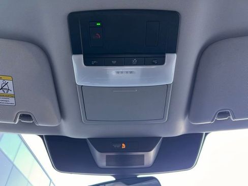 Used 2024 Nissan Pathfinder SV image 11