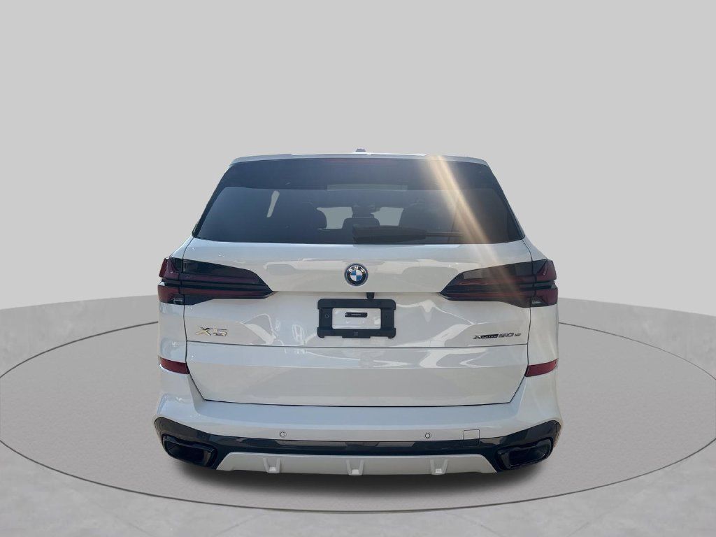 Used 2024 BMW X5 xDrive50e w/ M Sport Package AWD/4WD image 4