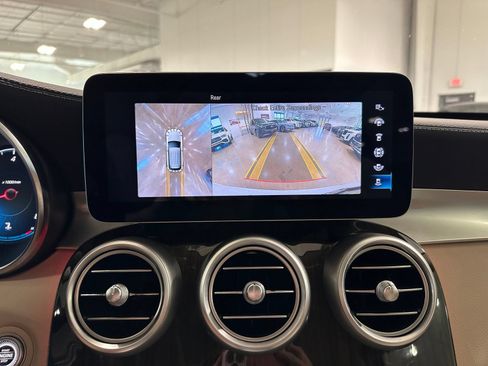 Used 2020 Mercedes-Benz GLC 300 image 29