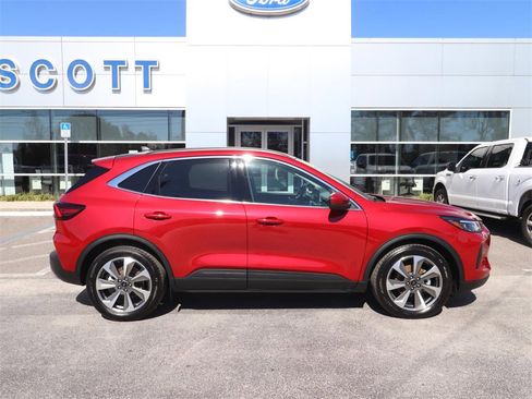 Certified 2025 Ford Escape Platinum w/ Premium Technology Package image 13