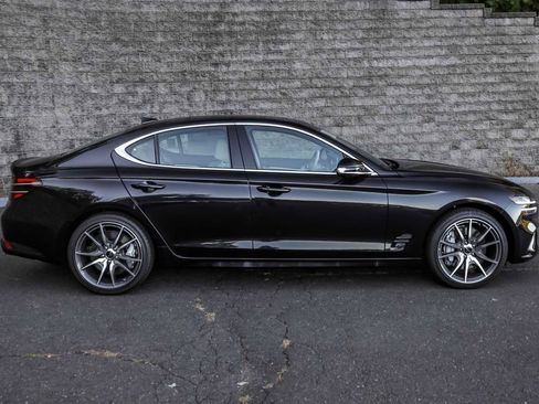 New 2026 Genesis G70 2.5T Prestige image 2