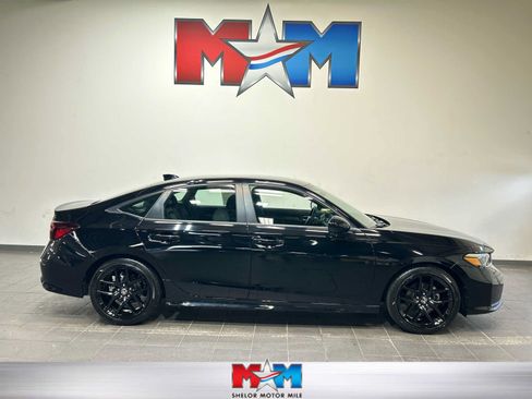 Used 2025 Honda Civic Sport image 1