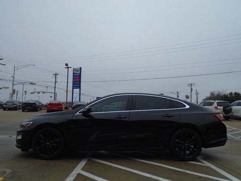 Used 2021 Chevrolet Malibu LT w/ Midnight Edition image 4