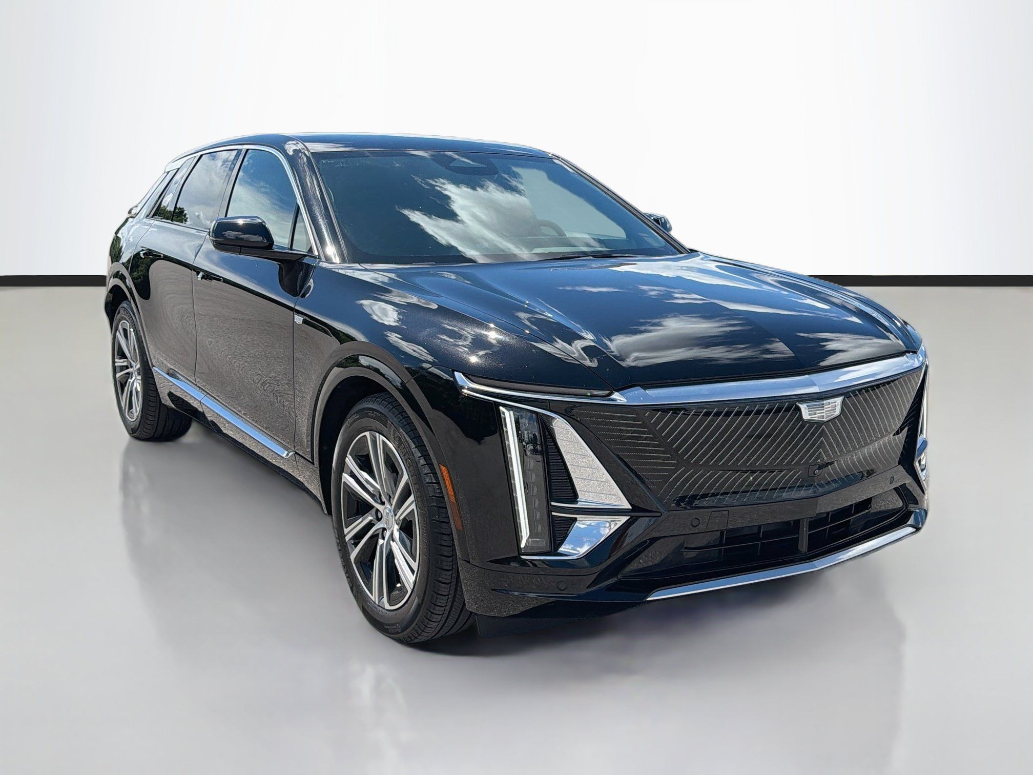 Used 2025 Cadillac Lyriq Luxury RWD image 7