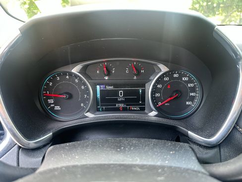 Used 2018 Chevrolet Equinox Premier image 17