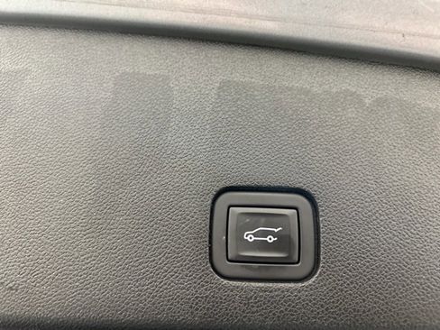 Used 2023 Cadillac XT6 Sport image 37