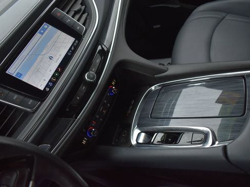 Used 2022 Buick Enclave Essence w/ Experience Buick Package image 24