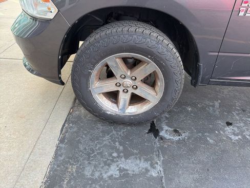 Used 2017 RAM 1500 Express image 2