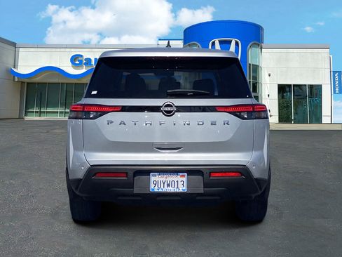 Used 2025 Nissan Pathfinder S w/ Cargo Package image 5