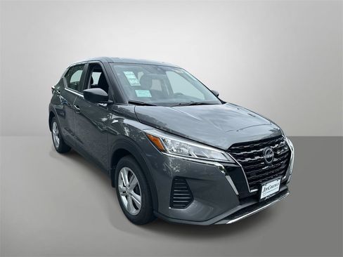 New 2025 Nissan Kicks Play S image 13
