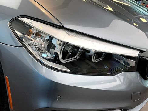 Used 2019 BMW 530i w/ Luxury Seating Package image 26