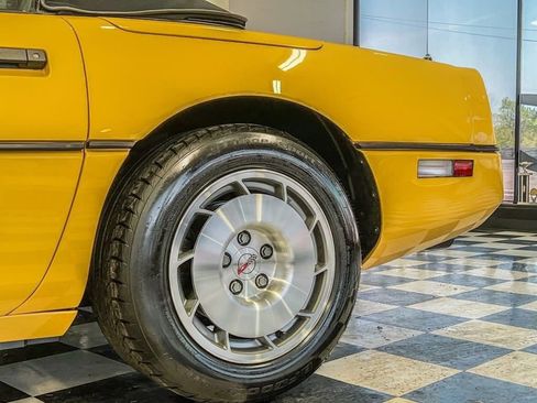 Used 1986 Chevrolet Corvette Convertible image 15