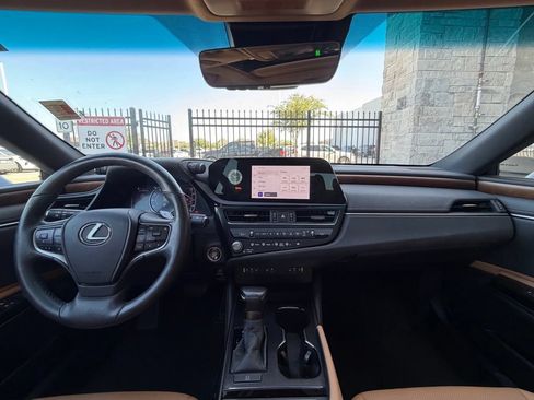 Used 2024 Lexus ES 350 w/ Premium Package FWD image 25