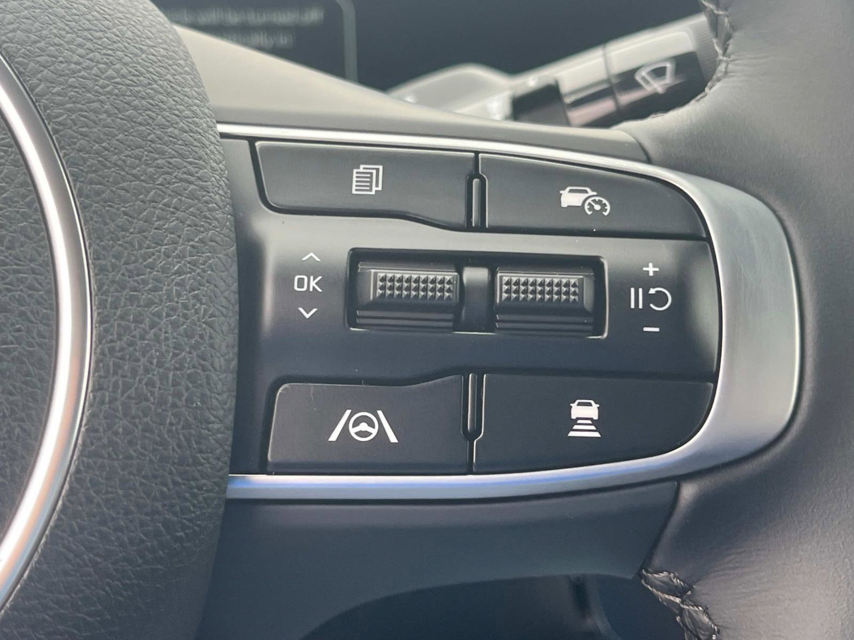 New 2025 Kia K5 EX FWD image 24