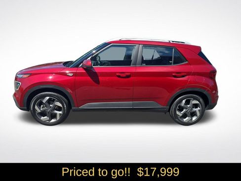 Certified 2024 Hyundai Venue Limited FWD image 3