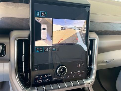 New 2026 GMC Yukon Denali image 9