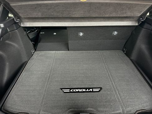 Used 2025 Toyota Corolla SE w/ SE Package image 14