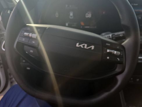 Used 2025 Kia K4 FWD image 13