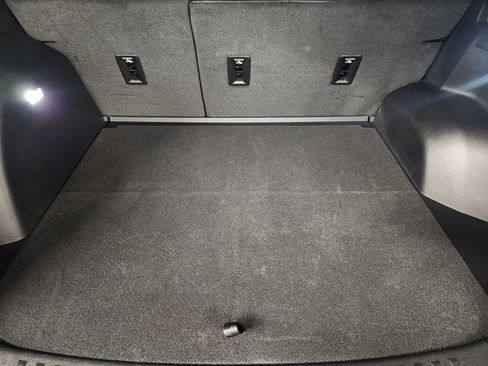 Used 2025 Chevrolet Equinox ACTIV w/ Convenience Package III FWD image 33