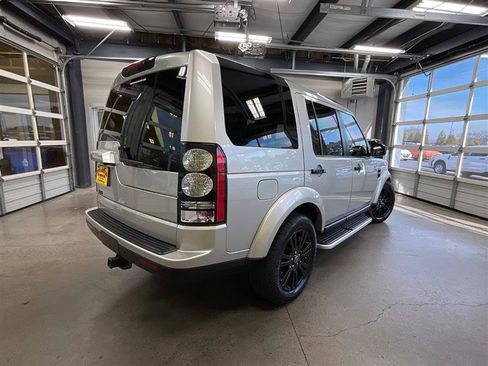 Used 2016 Land Rover LR4 HSE Silver Edition image 5