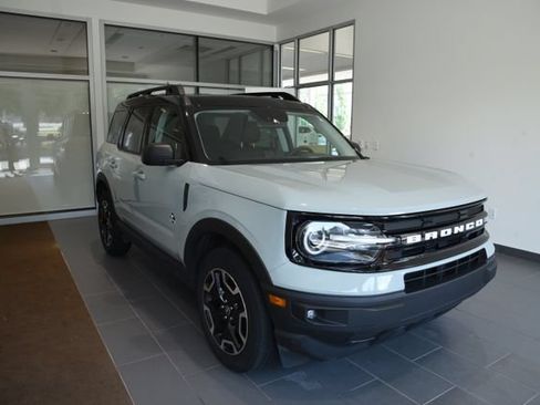 Used 2022 Ford Bronco Sport Outer Banks w/ Tech Package AWD/4WD image 4