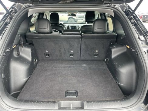 Used 2019 Jeep Cherokee Latitude Plus image 29