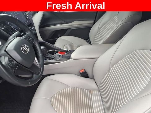 Used 2023 Toyota Camry SE w/ Cold Weather Package image 14