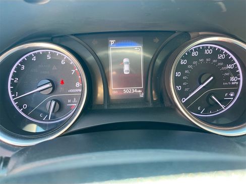 Used 2019 Toyota Camry LE image 12