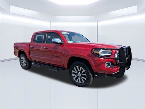 Used 2020 Toyota Tacoma Limited image 1
