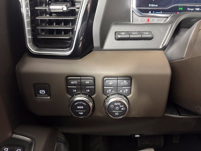 Used 2025 GMC Sierra 1500 Denali w/ Technology Package AWD/4WD image 20