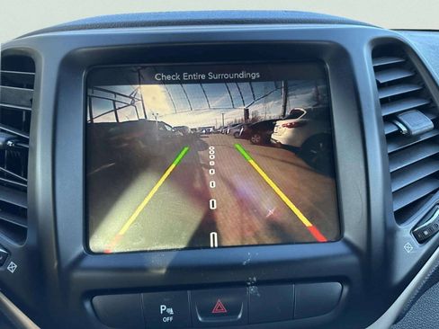 Used 2015 Jeep Cherokee Limited AWD/4WD image 36