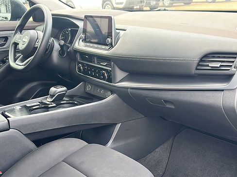 Used 2023 Nissan Rogue S image 22