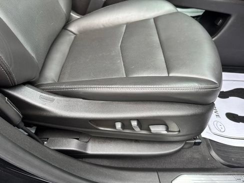 Used 2022 Cadillac XT5 Sportv w/ Technology Package AWD/4WD image 16
