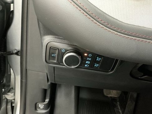 Used 2025 Ford Explorer Active image 21