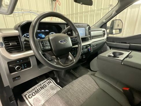 Used 2023 Ford F350 XLT AWD/4WD image 9