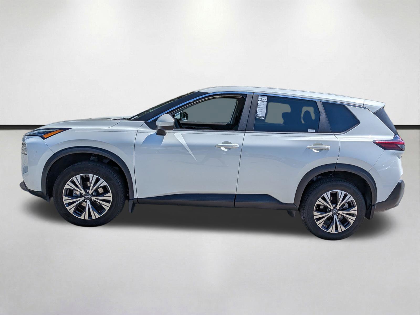 Used 2023 Nissan Rogue SV FWD image 6