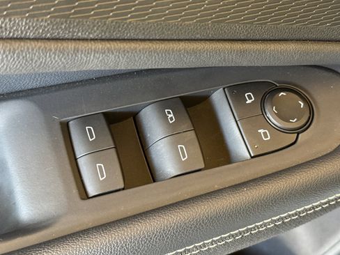 Used 2025 Chevrolet Blazer EV LT w/ Midnight/Sport Edition FWD image 13