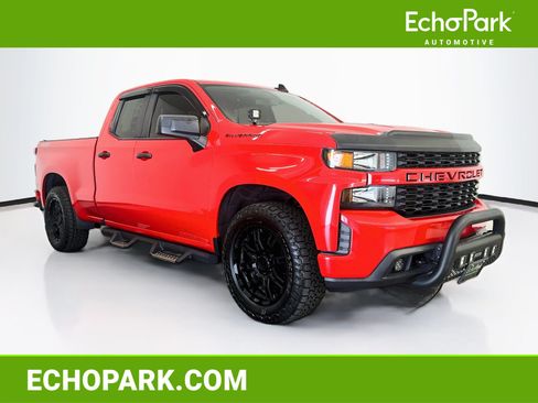 Used 2019 Chevrolet Silverado 1500 Custom w/ Custom Value Package AWD/4WD image 1