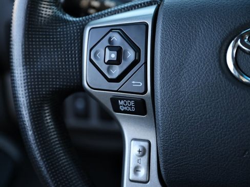 Used 2014 Toyota Tacoma PreRunner image 16