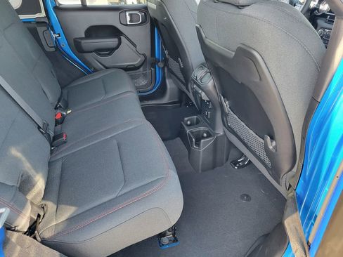 New 2026 Jeep Wrangler Unlimited Rubicon w/ Xtreme 35 Tire Package image 18