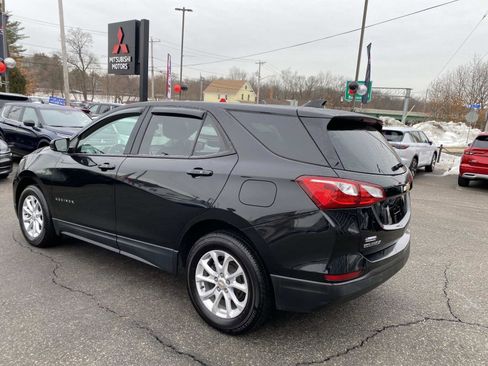 Used 2019 Chevrolet Equinox LS w/ LS Convenience Package image 3