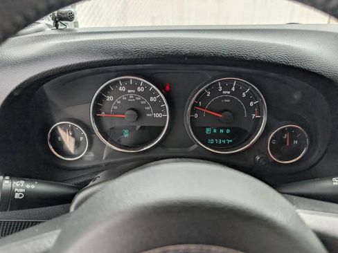 Used 2017 Jeep Wrangler Unlimited Sport w/ Connectivity Group AWD/4WD image 12