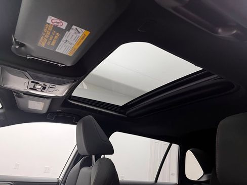Used 2023 Toyota RAV4 SE w/ Weather & Moonroof Package AWD/4WD image 4