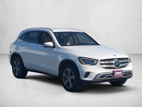 Used 2021 Mercedes-Benz GLC 300 image 3