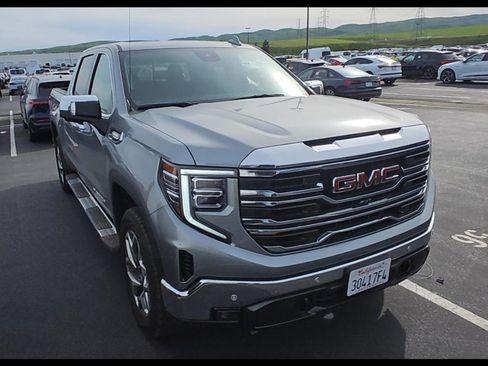 Used 2025 GMC Sierra 1500 SLT w/ SLT Premium Package image 6
